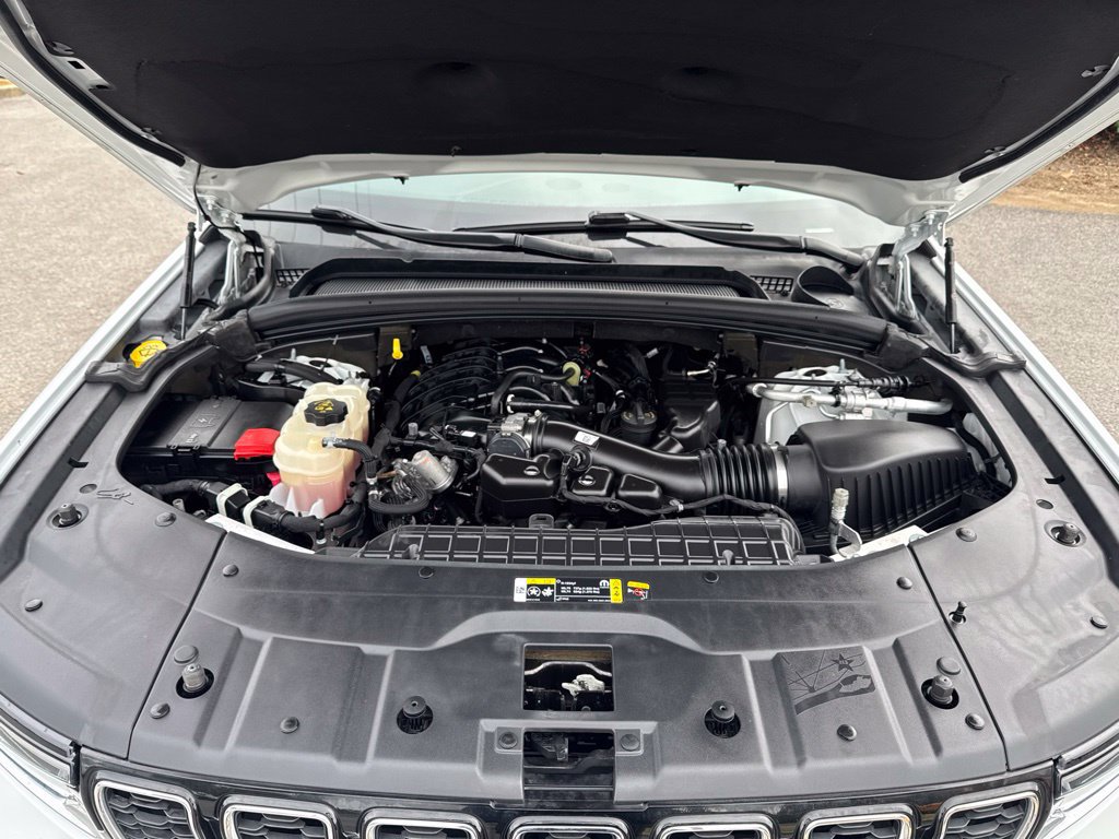 Used 2022 Jeep Grand Cherokee L Limited RWD image 8