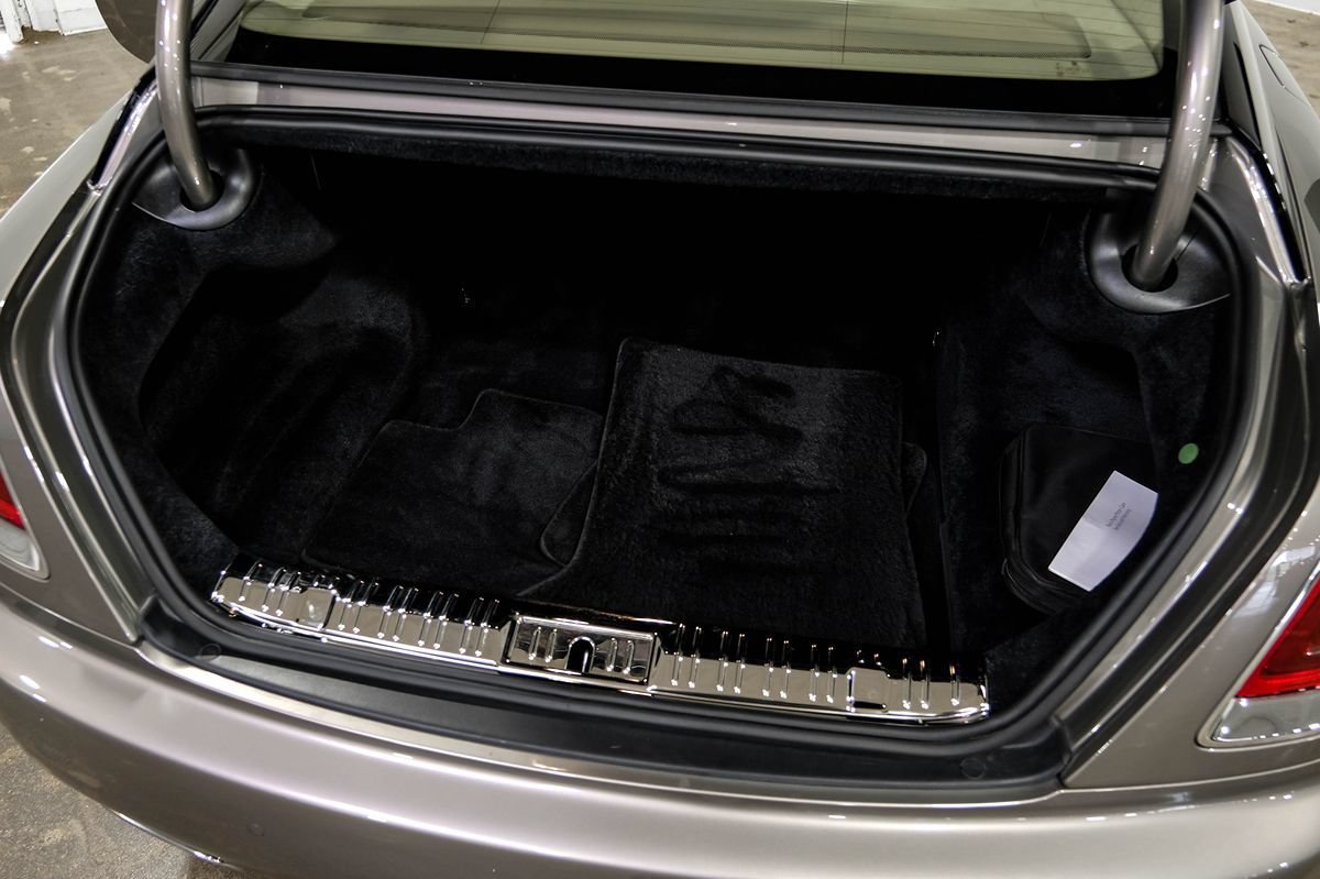 Used 2016 Rolls-Royce Wraith RWD image 53