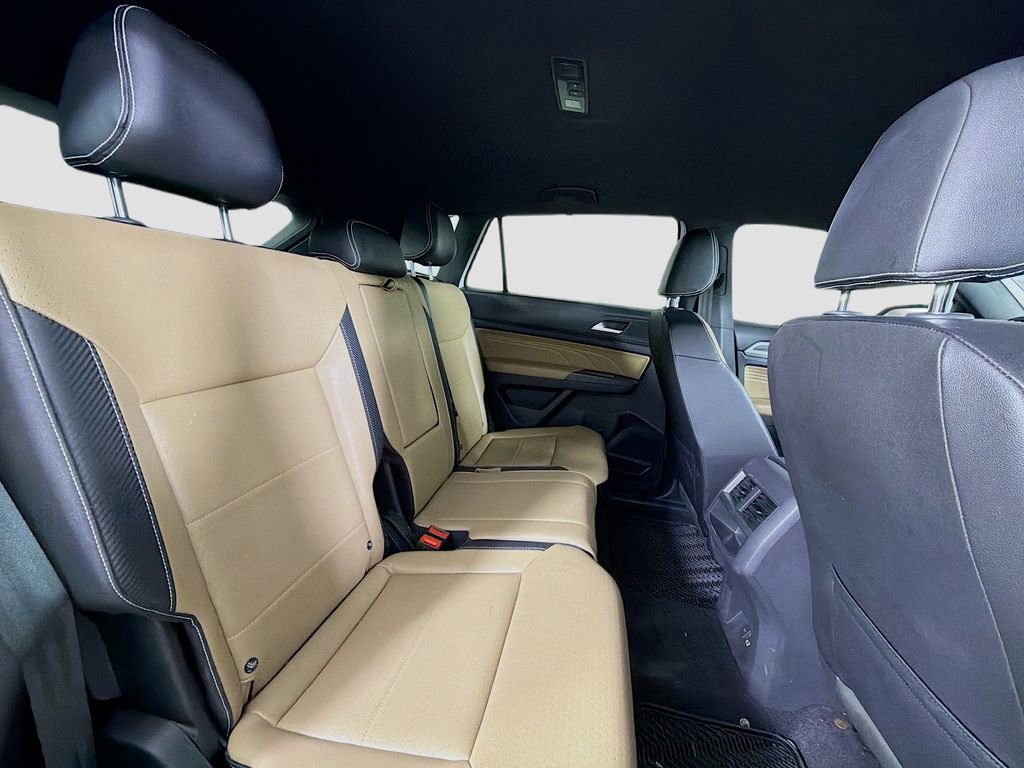 Used 2021 Volkswagen Atlas Cross Sport SE image 29