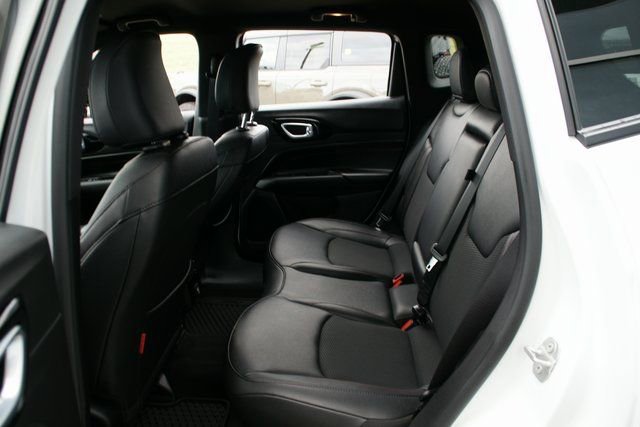 Used 2025 Jeep Compass Trailhawk image 25