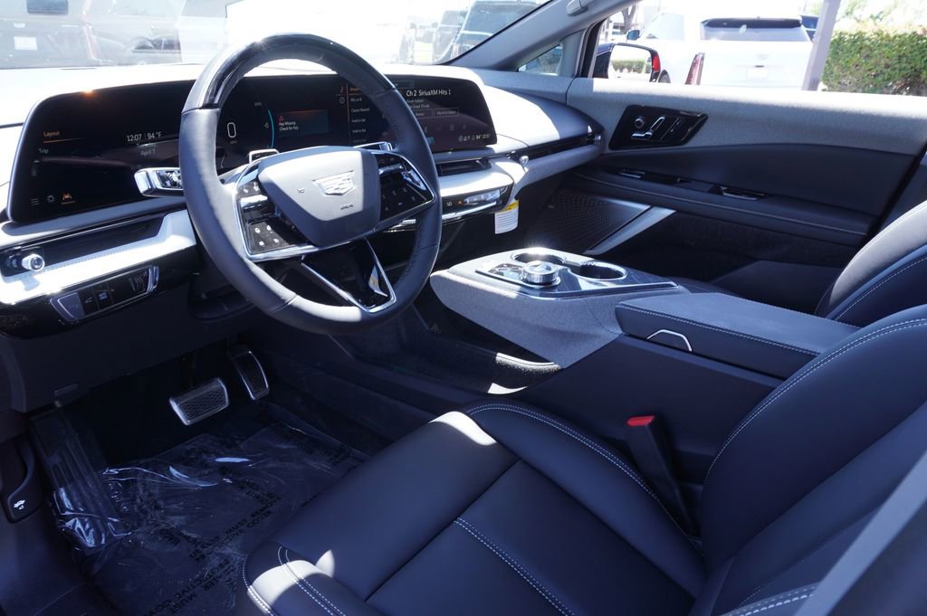 New 2026 Cadillac Optiq Luxury 1 image 16