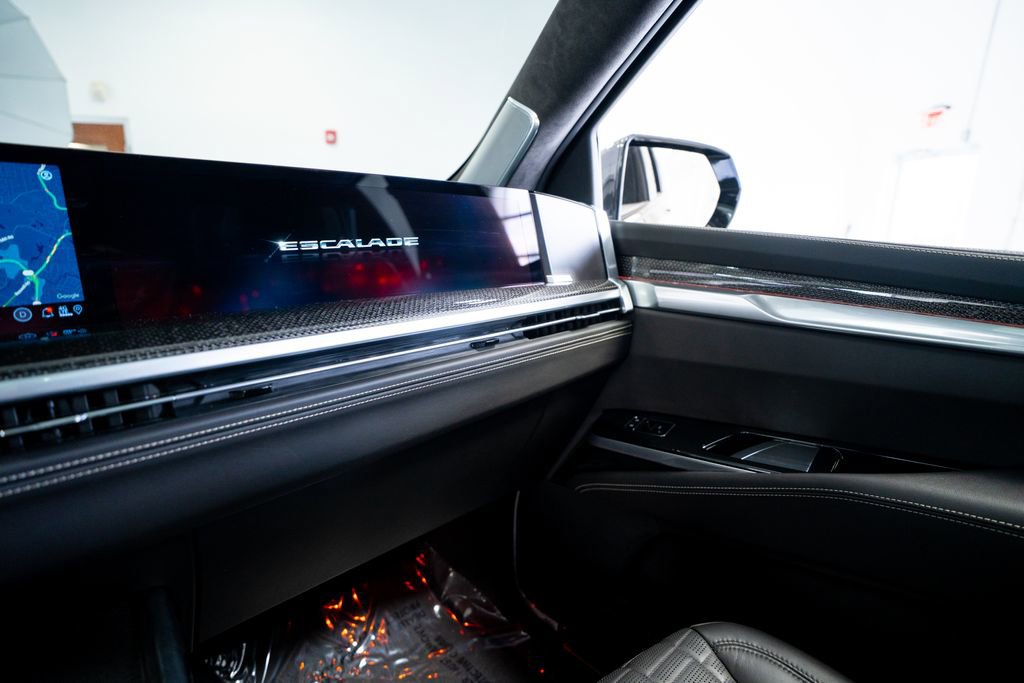 Used 2025 Cadillac Escalade ESV V image 49
