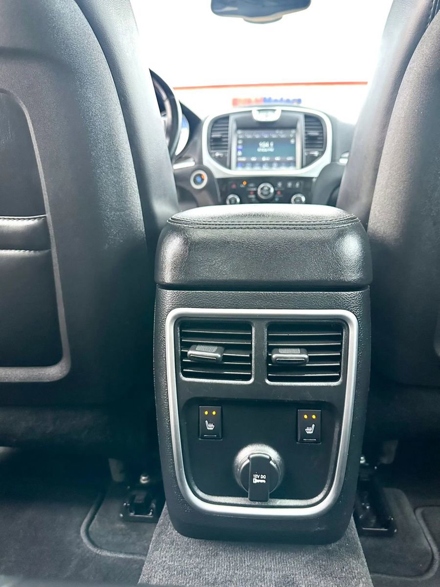 Used 2013 Chrysler 300 C w/ Harman Kardon Audio Group RWD image 35