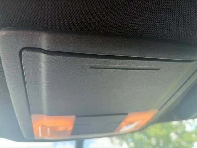 Used 2017 Ford Explorer XLT FWD image 28