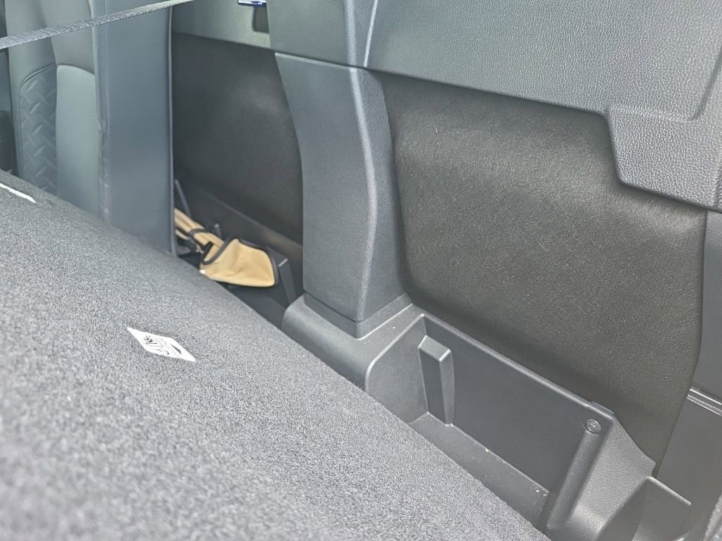 Used 2025 Toyota Tacoma SR5 image 33