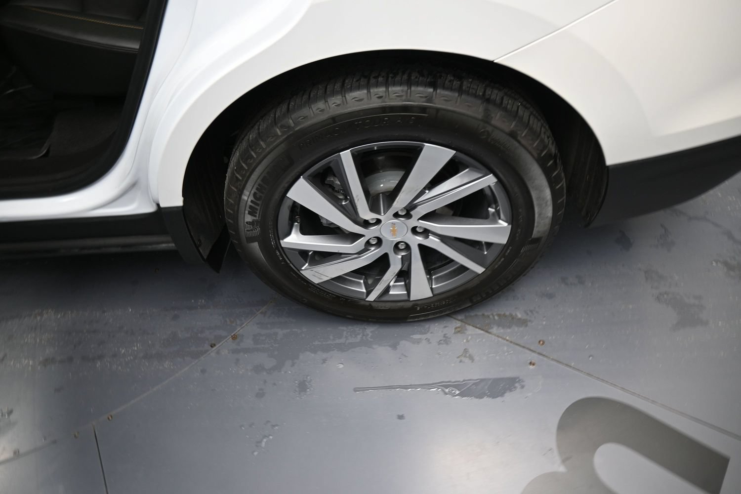 Used 2024 Chevrolet Equinox Premier FWD image 18