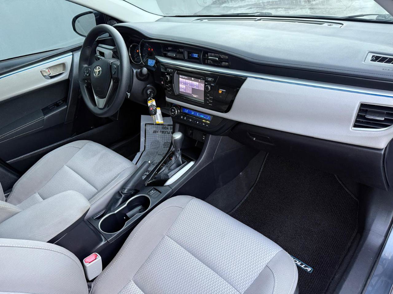 Used 2015 Toyota Corolla LE FWD image 10