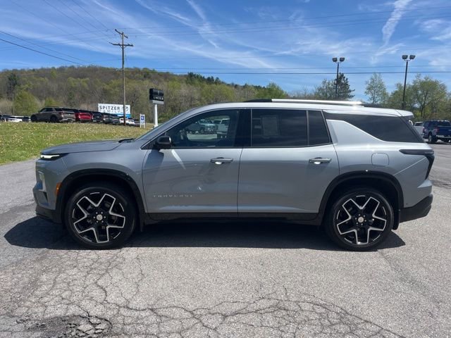 Used 2025 Chevrolet Traverse High Country w/ LPO, Floor Liner Package AWD/4WD image 9