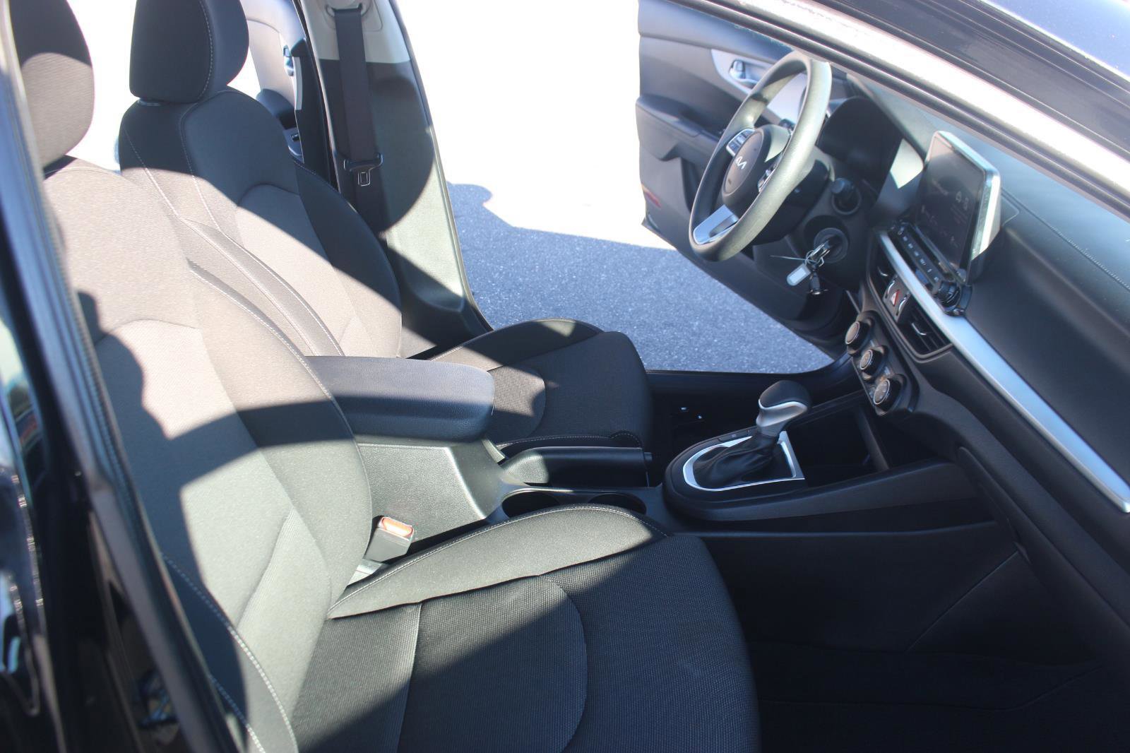 Used 2023 Kia Forte LXS w/ LXS Technology Package image 27