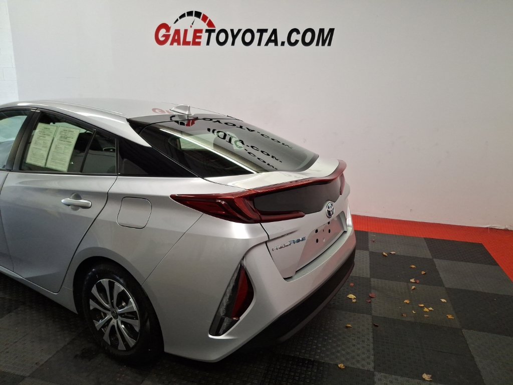 Used 2022 Toyota Prius Prime LE FWD image 7