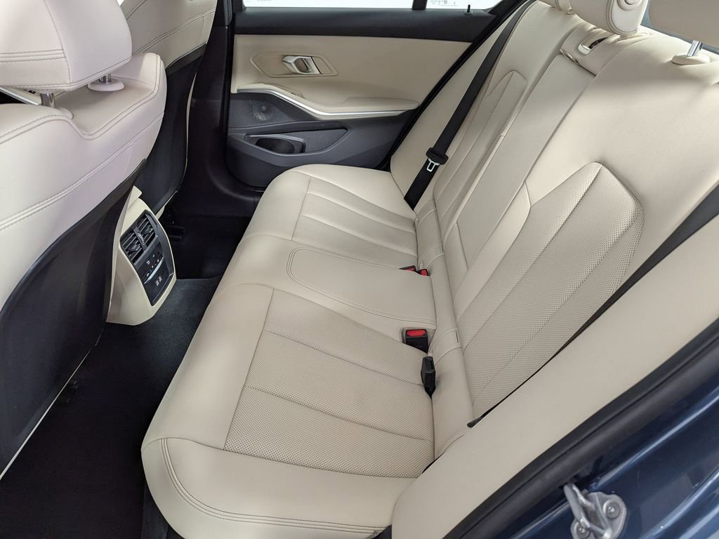 Used 2025 BMW 330i xDrive Sedan w/ M Sport Package image 43