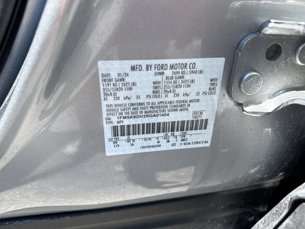 Used 2024 Ford Explorer XLT w/ Equipment Group 202A AWD/4WD image 29