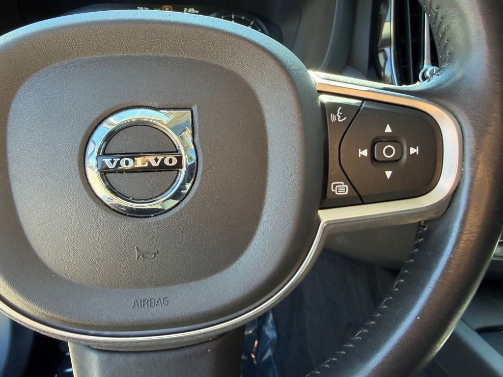 Used 2020 Volvo XC60 T5 Momentum image 19