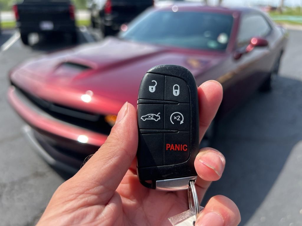 Used 2019 Dodge Challenger R/T RWD image 33