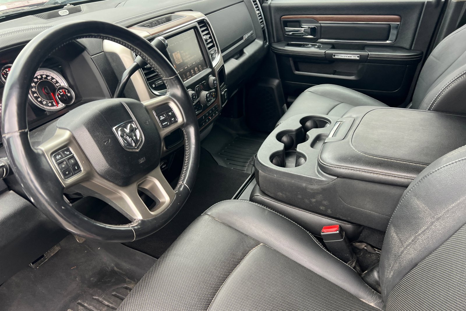 Used 2015 RAM 3500 Laramie image 10