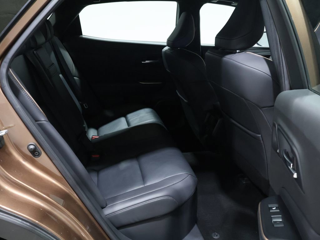 Used 2023 Toyota Crown Platinum image 21