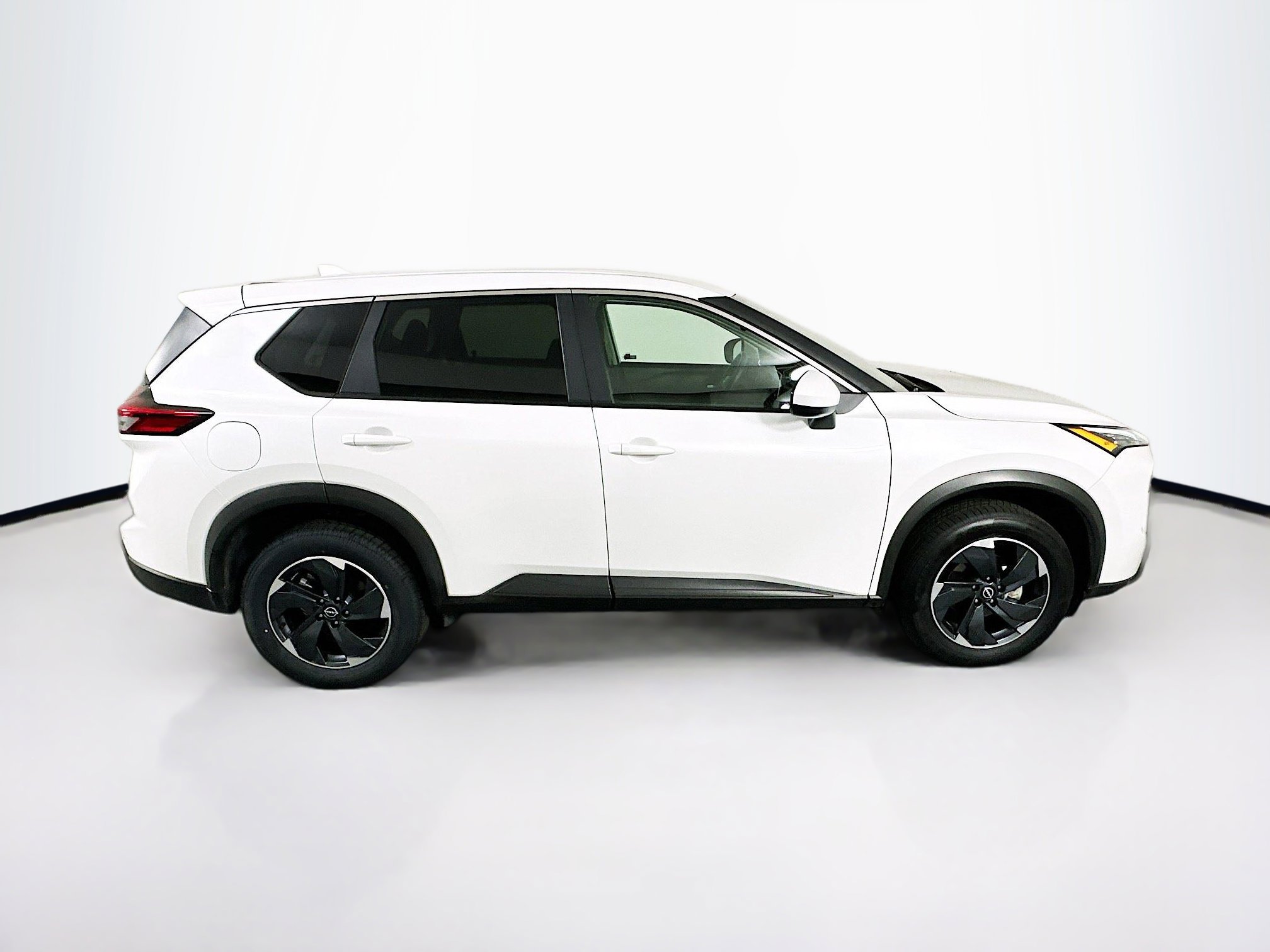 Used 2025 Nissan Rogue SV image 10
