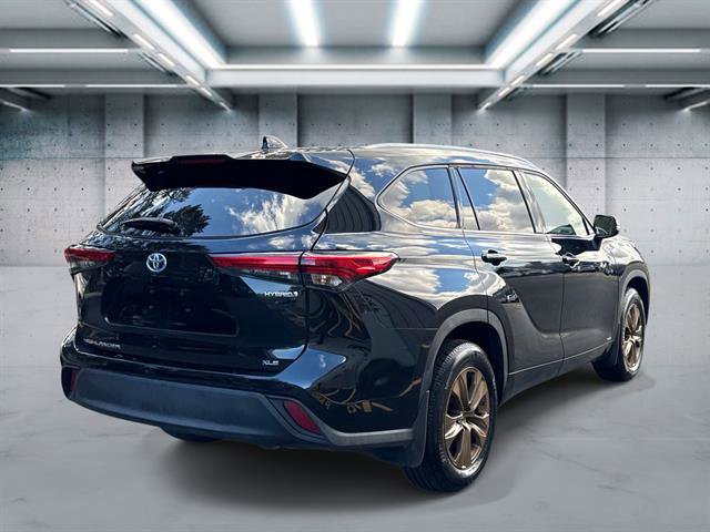 Used 2022 Toyota Highlander Bronze Edition AWD/4WD image 4
