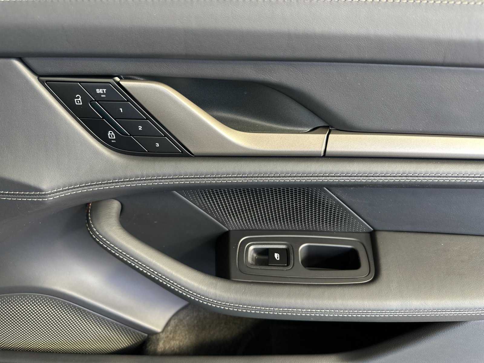 New 2026 Porsche Taycan Turbo AWD/4WD image 19