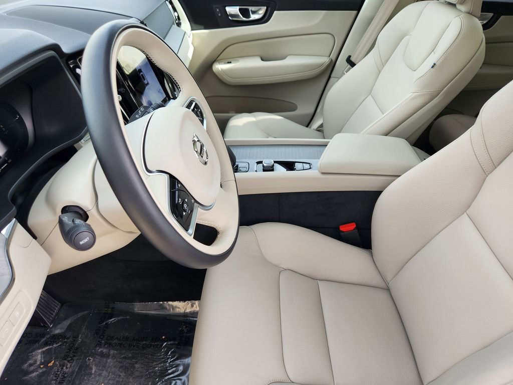 Used 2025 Volvo XC60 T8 Plus w/ Protection Package Premier image 3