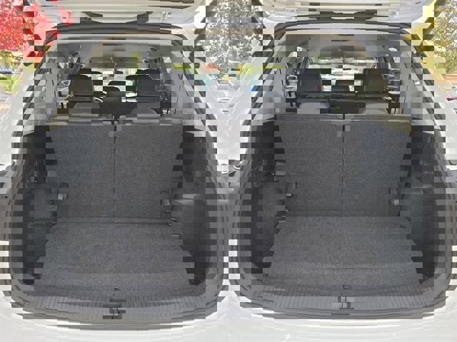 Used 2024 Volkswagen Tiguan SE image 25