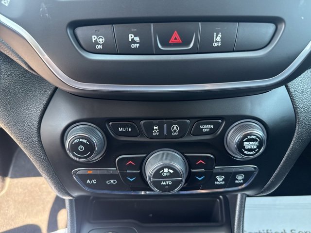 Used 2023 Jeep Cherokee Altitude Lux image 16