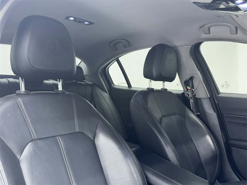 Used 2019 Alfa Romeo Giulia image 43