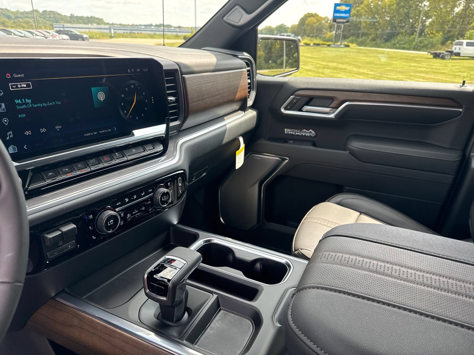 New 2026 Chevrolet Silverado 1500 High Country w/ High Country Premium Package AWD/4WD image 25