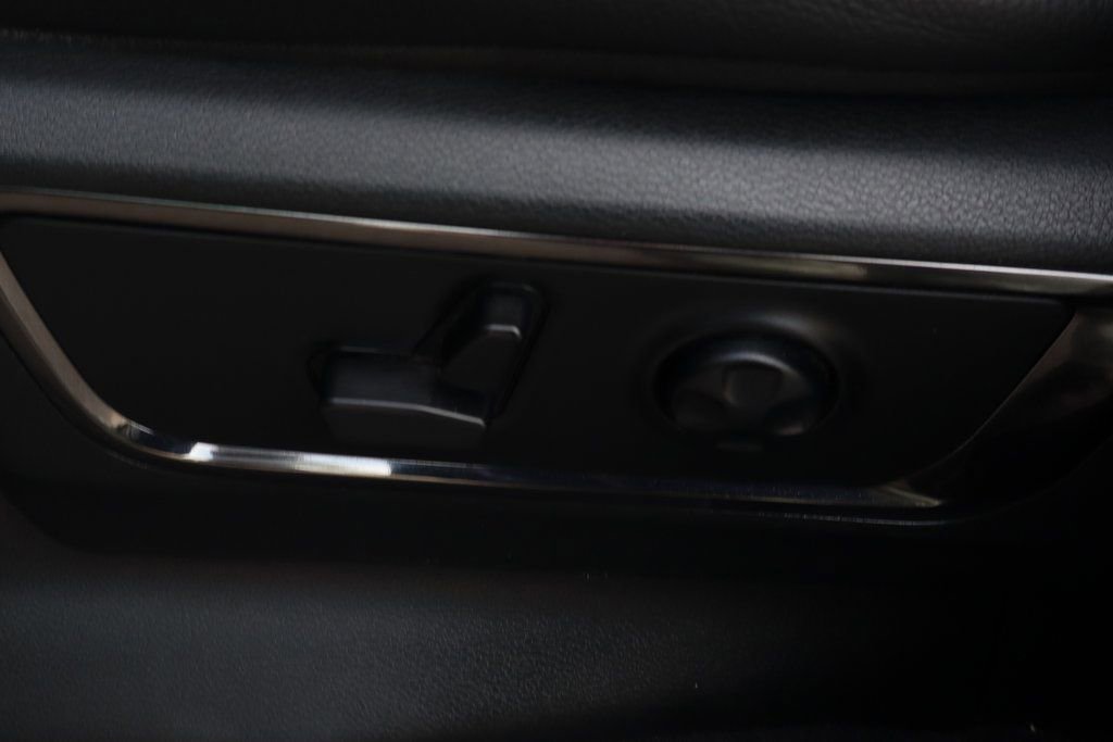 Used 2025 RAM 1500 Limited w/ Body Color Bumper Group image 21