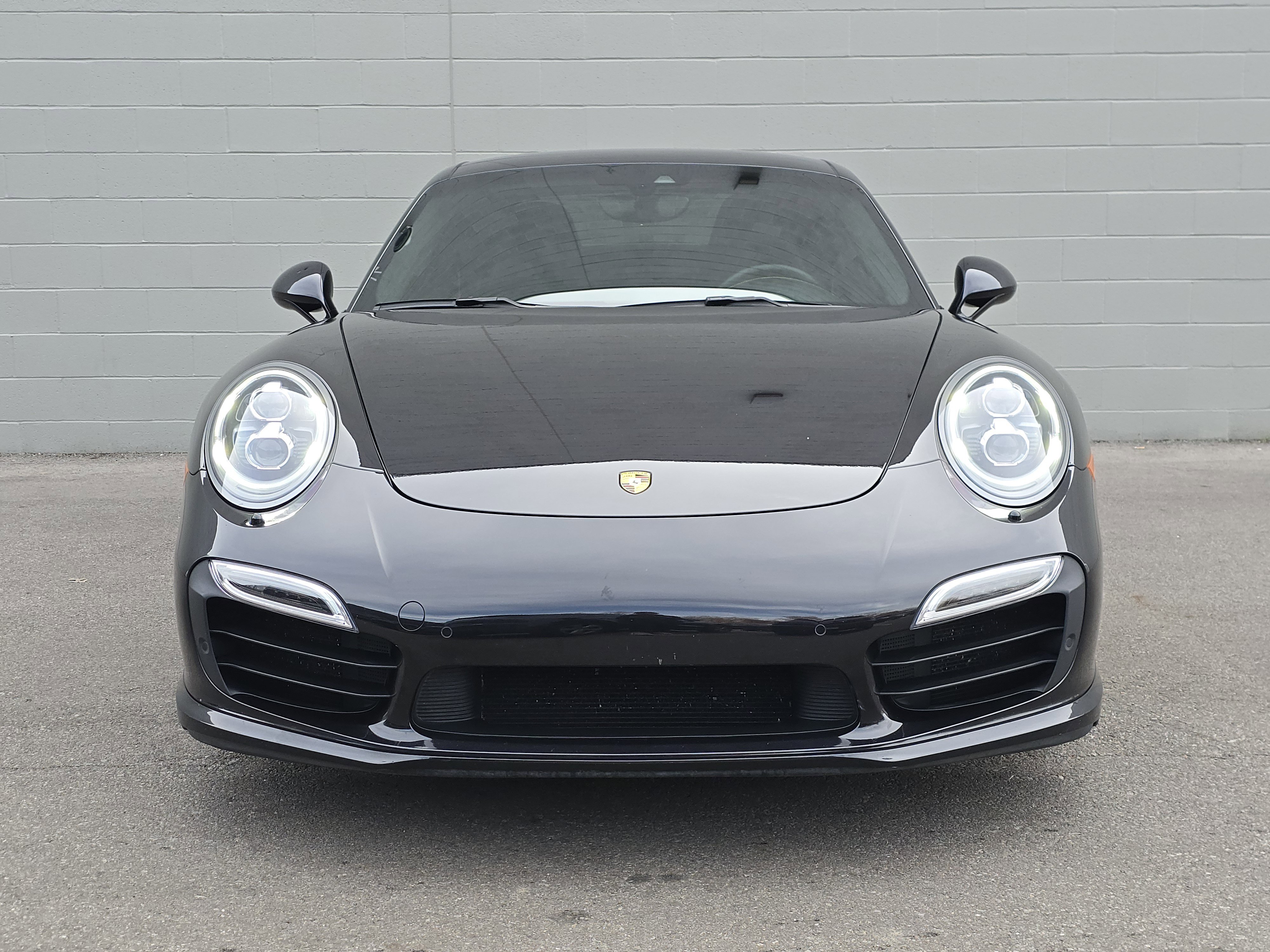 Used 2014 Porsche 911 Turbo S image 6