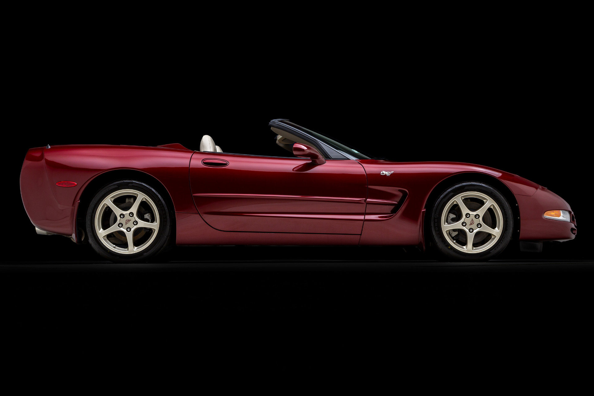 Used 2003 Chevrolet Corvette 50th Anniversary Edition w/ Preferred Equipment Group1 image 14