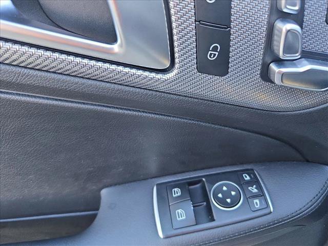 Used 2020 Mercedes-Benz SLC 300 w/ Premium Package image 24