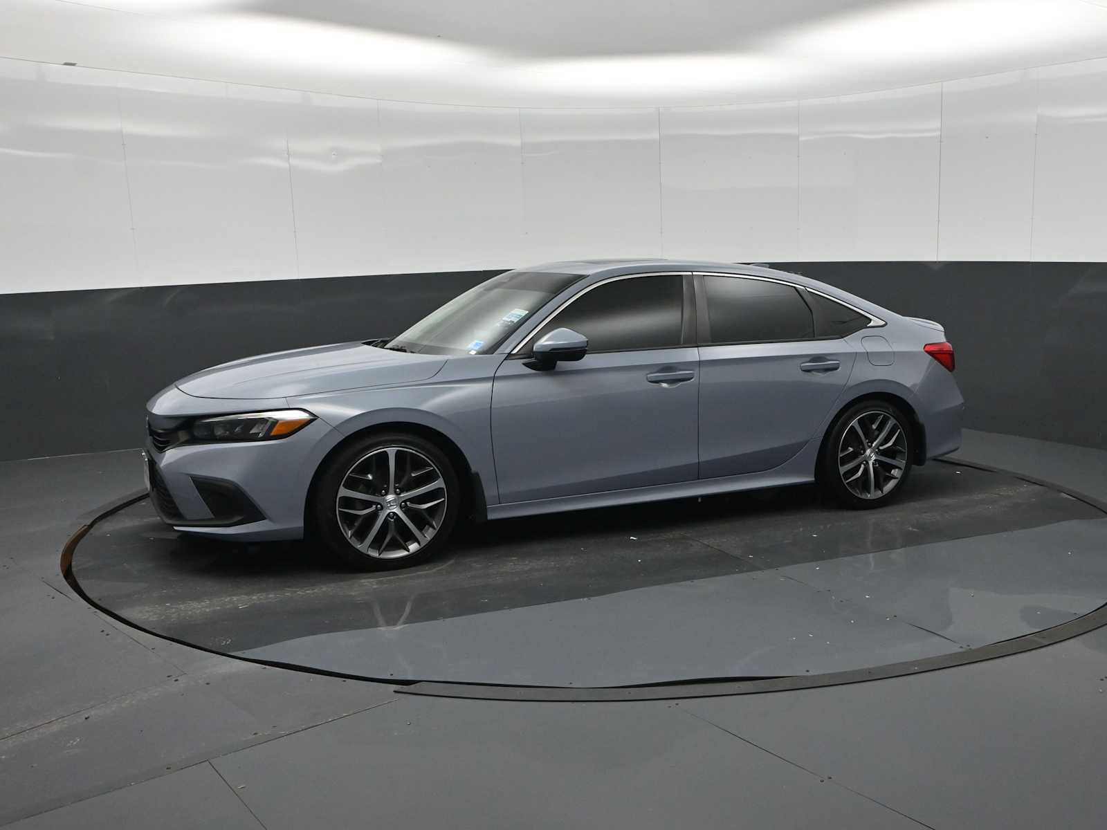 Used 2022 Honda Civic Touring image 4