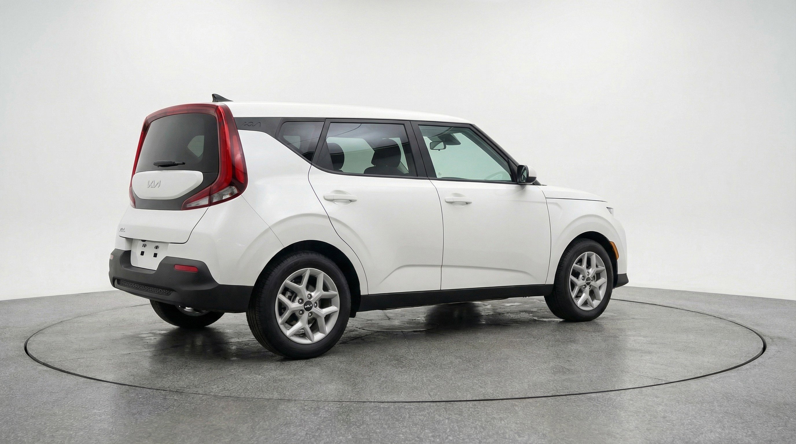 Used 2025 Kia Soul LX w/ LX Technology Package FWD image 9