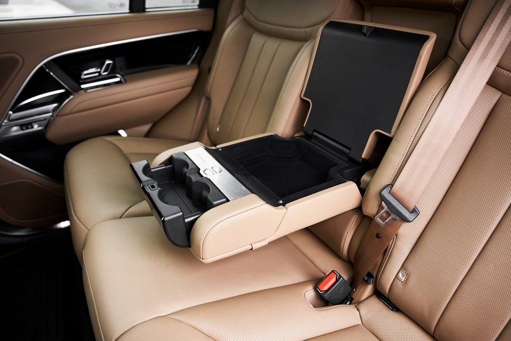 Used 2023 Land Rover Range Rover SE image 46