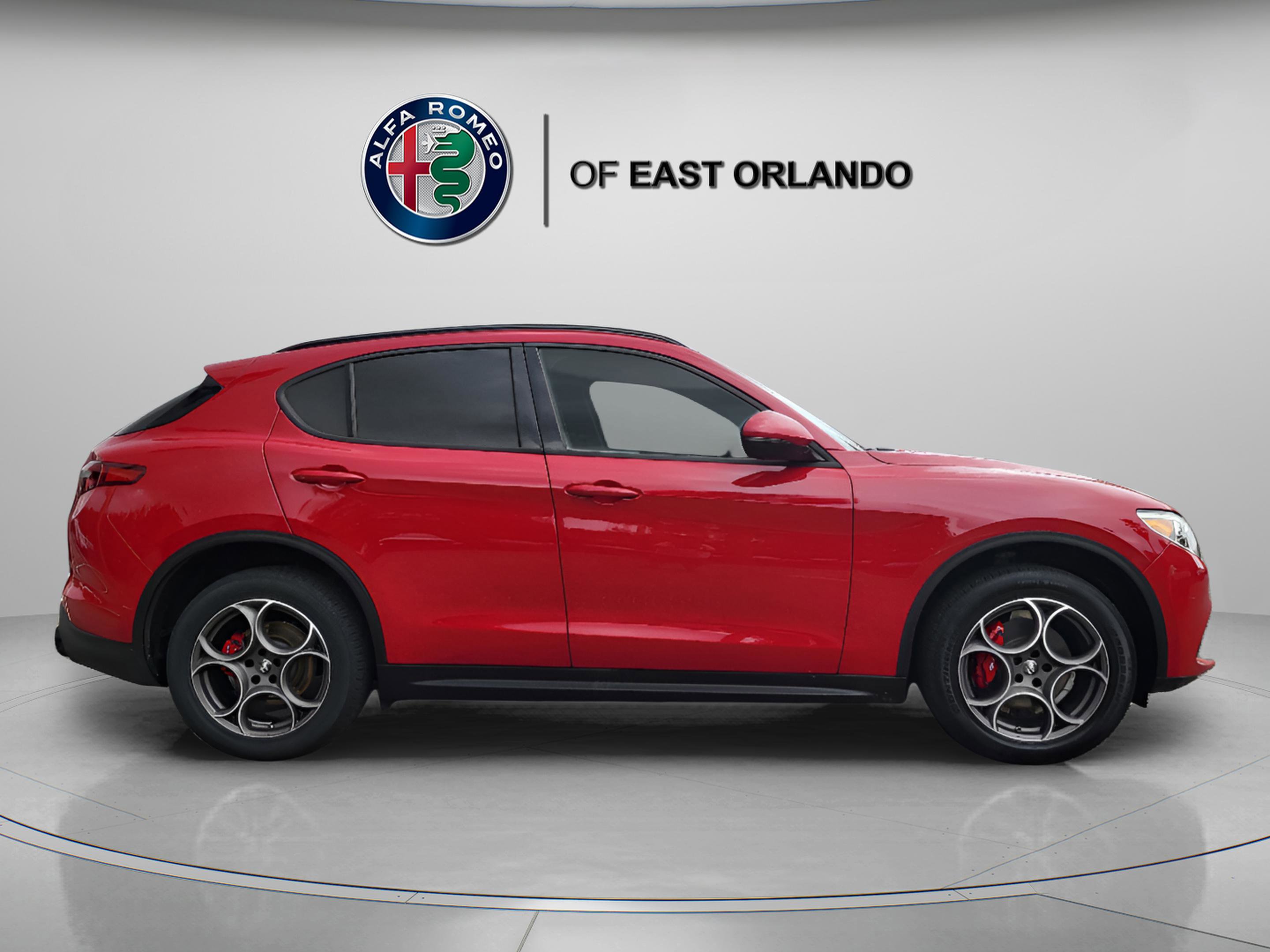 Used 2023 Alfa Romeo Stelvio Sprint RWD image 9