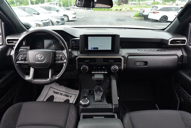 Used 2025 Toyota Tacoma SR AWD/4WD image 7