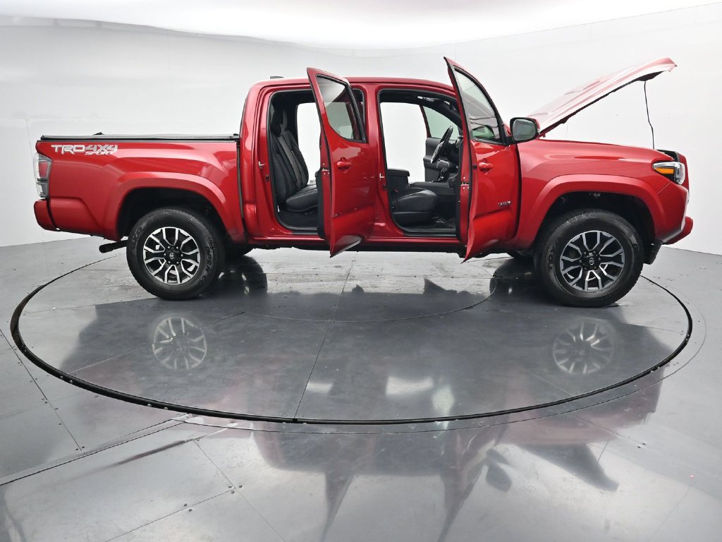 Used 2022 Toyota Tacoma TRD Sport w/ TRD Premium Sport Package AWD/4WD image 41