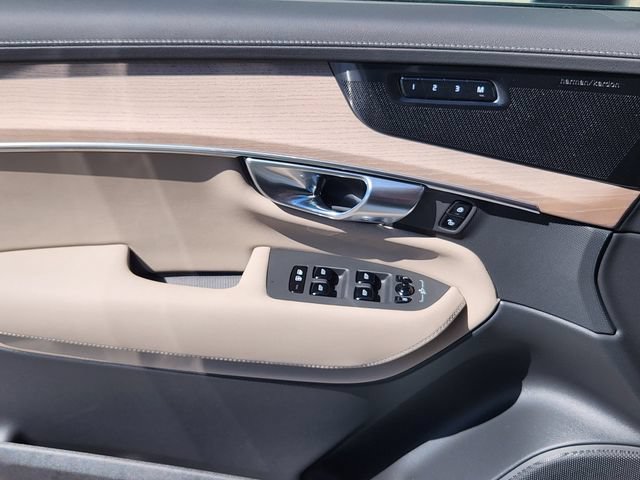 New 2026 Volvo XC90 B6 Plus w/ Protection Package Premier AWD/4WD image 9