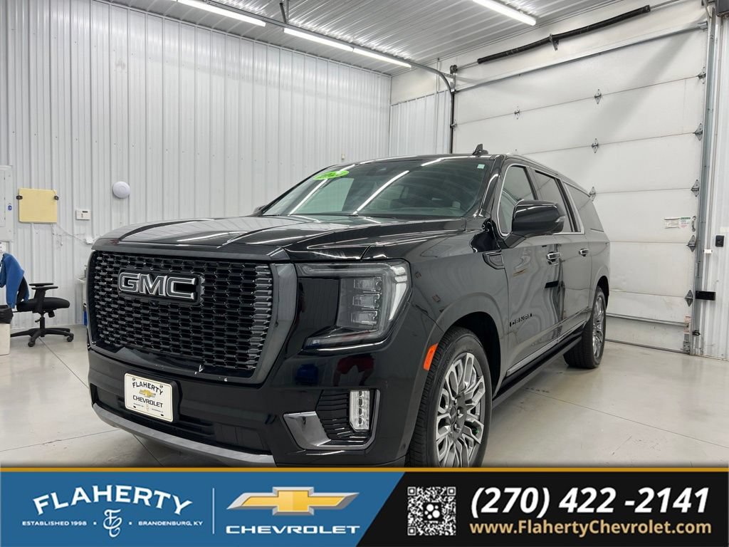 Used 2023 GMC Yukon XL Denali Ultimate AWD/4WD image 6