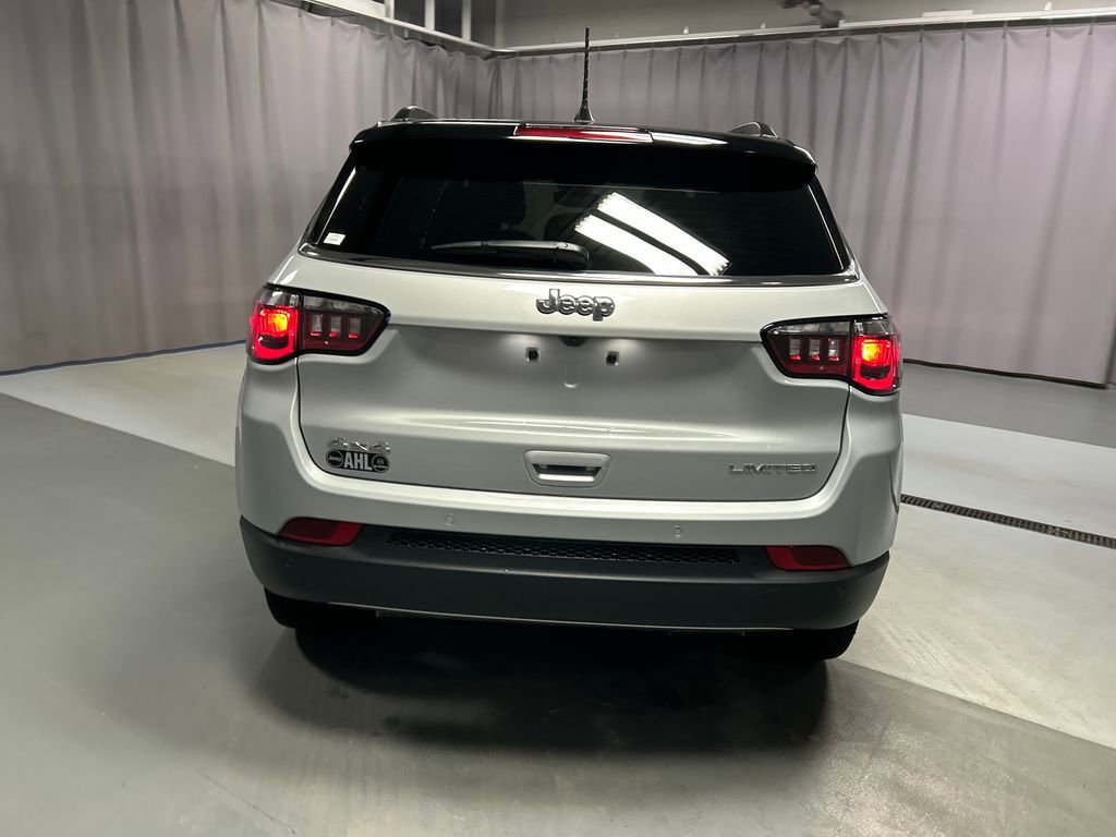 Used 2024 Jeep Compass Limited image 6