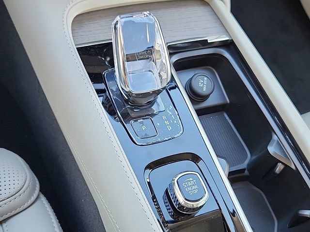 New 2025 Volvo XC90 B6 Ultra w/ Protection Package image 23