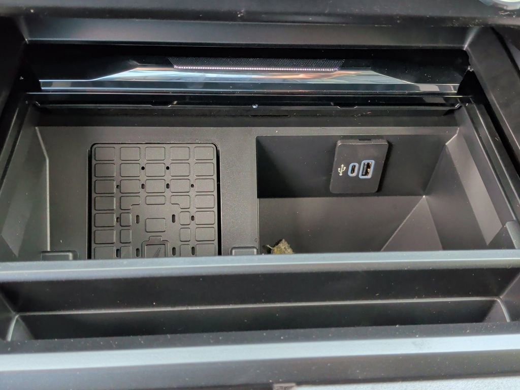 New 2026 Ford F250 Lariat w/ Black Appearance Package image 34