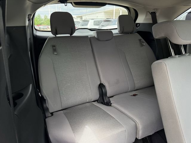 Used 2026 Toyota Sienna LE FWD image 32