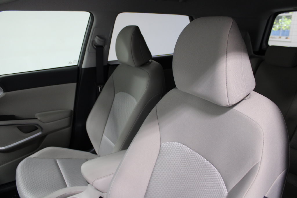 Used 2025 Kia Soul LX w/ LX Technology Package FWD image 13