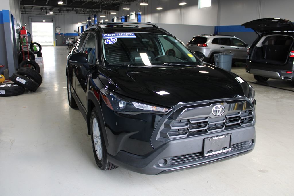 Used 2026 Toyota Corolla Cross LE AWD/4WD image 4
