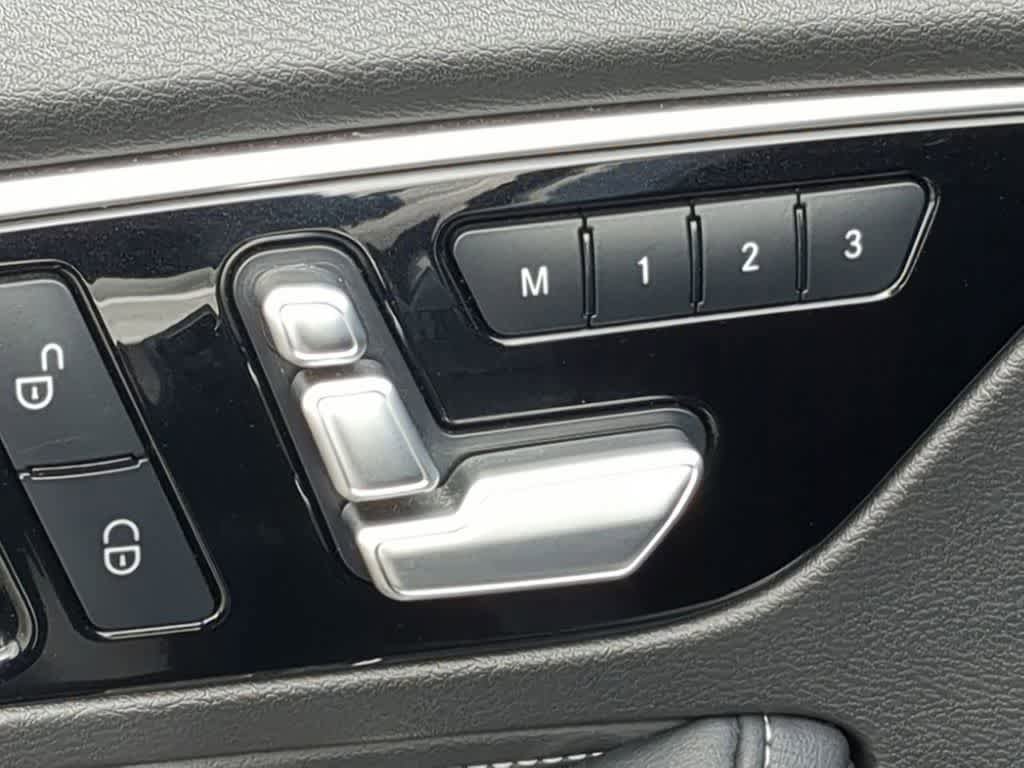 Used 2018 INFINITI QX30 AWD image 16