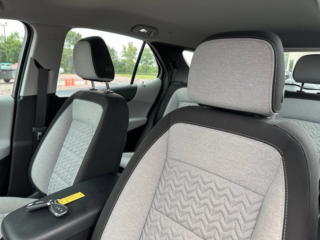 Used 2022 Chevrolet Equinox LS AWD/4WD image 13