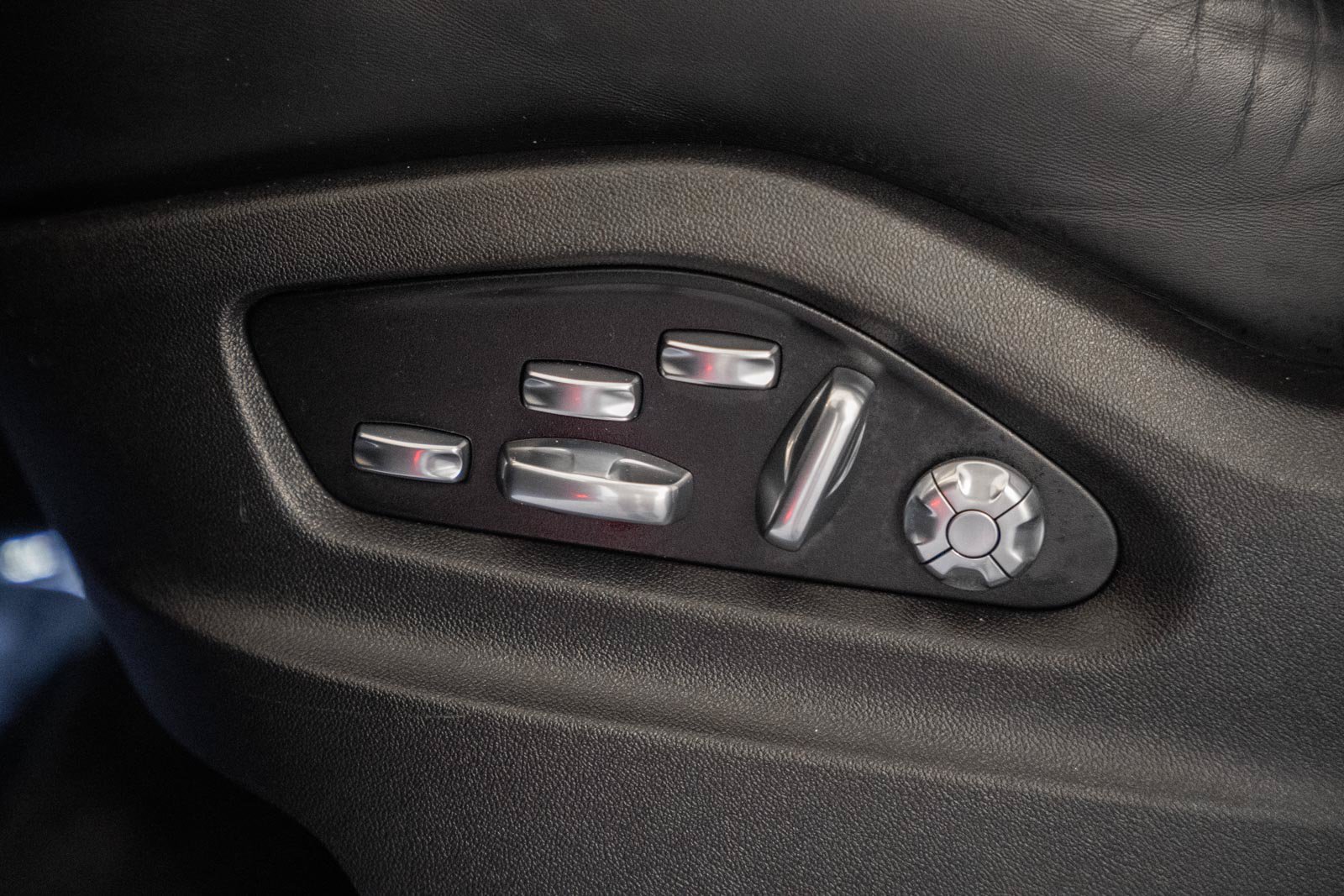 Used 2021 Porsche Cayenne GTS AWD/4WD image 38