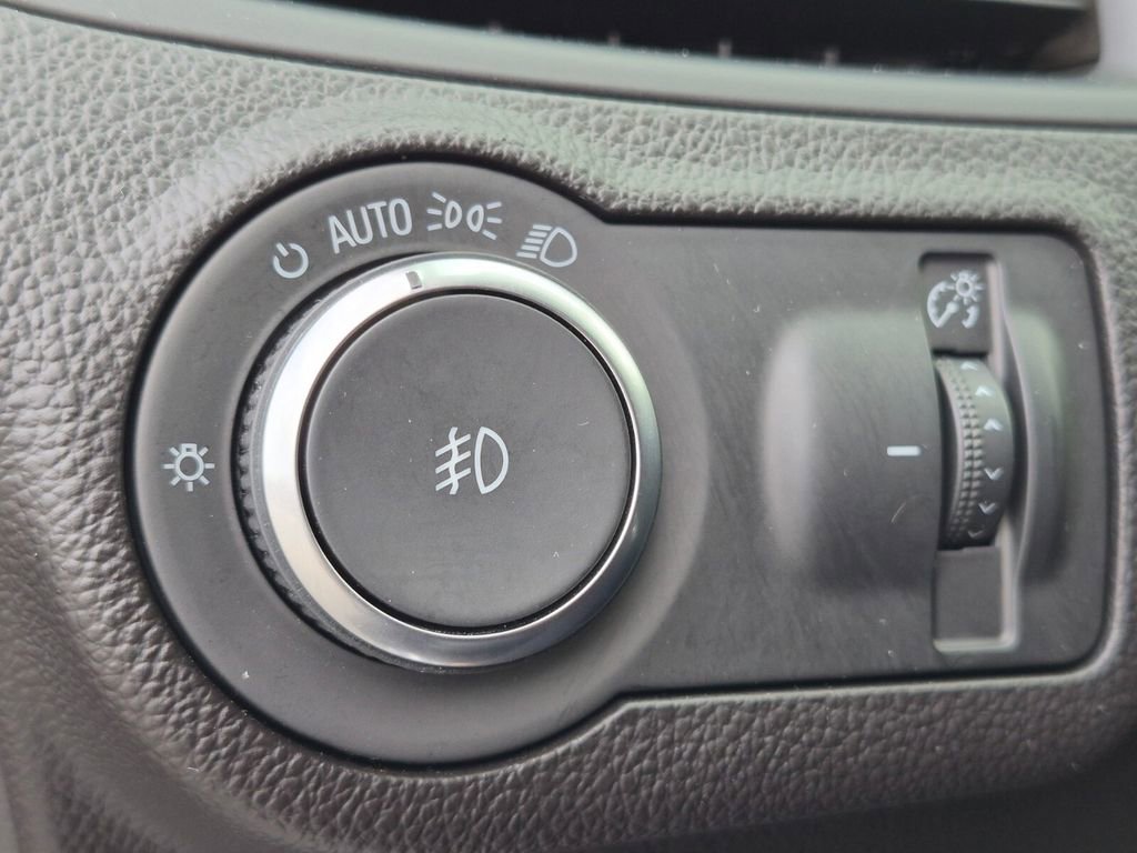 Used 2020 Buick Envision Essence w/ Experience Buick Package image 35